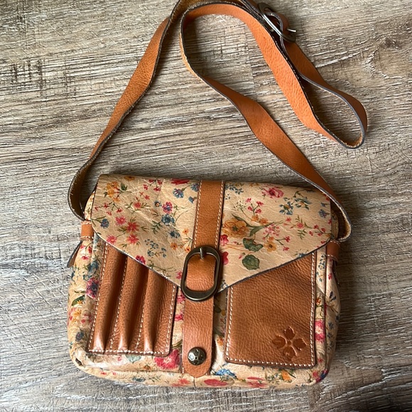Patricia Nash Handbags - Patricia Nash Prairie Rose Crossbody Purse